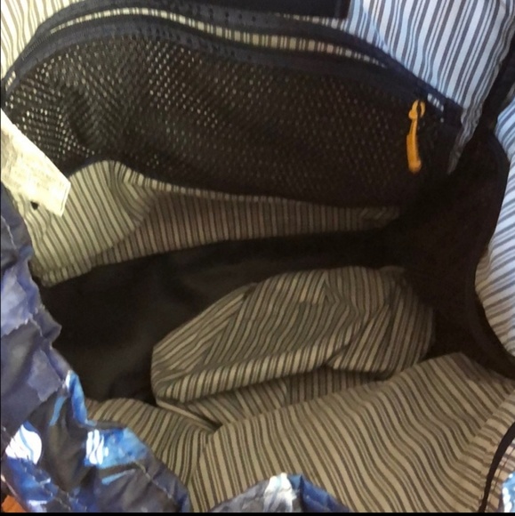 Lululemon Traveling Yogini Rucksack - Picture 5 of 8